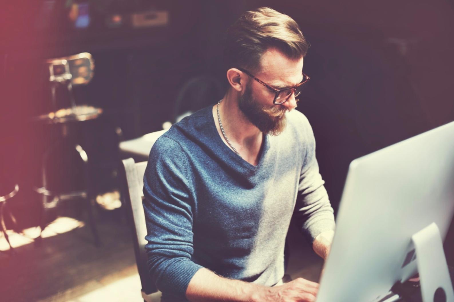 Análisis de datos SEO en pantalla